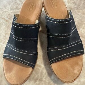 Clarks Black and Tan Slide Sandals